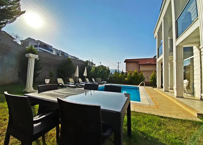 Cihan Villa, Oezel Havuzlu,