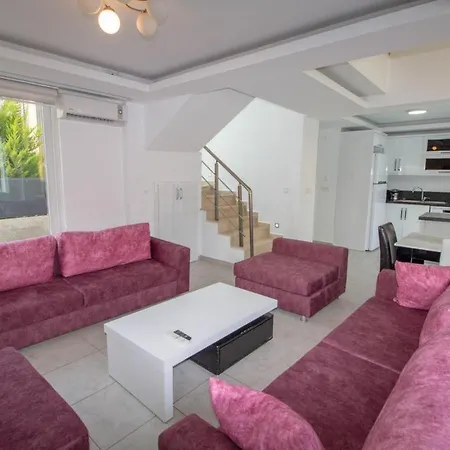 Cihan Villa, Oezel Havuzlu, וילה