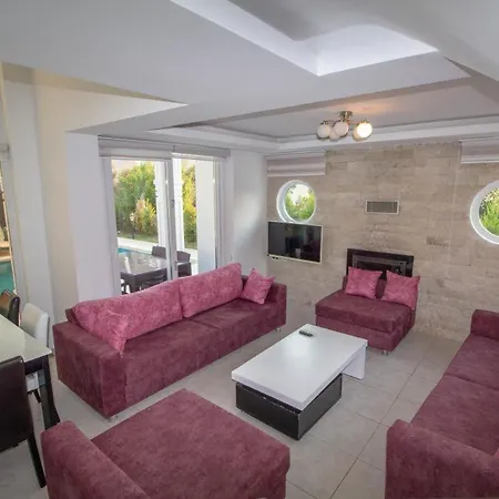 Cihan Villa, Oezel Havuzlu, *